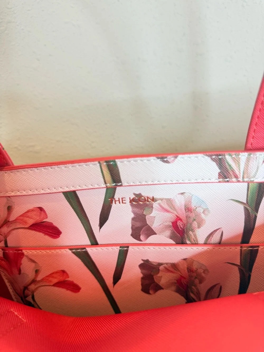 Ted Baker The Icon White Coral Iris Floral Print Large Tote Bag NWT